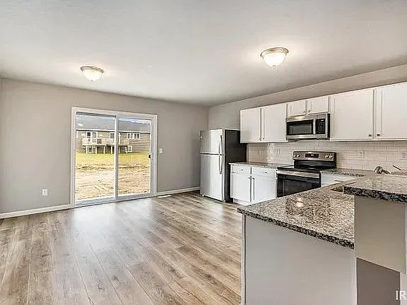3228 Falling Oak Dr — Photo 6