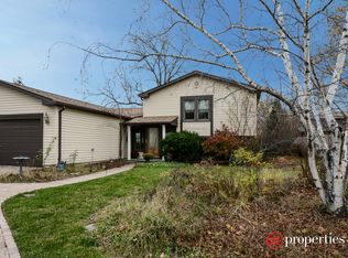 1160 N Old Bridge Rd, Palatine, IL 60067