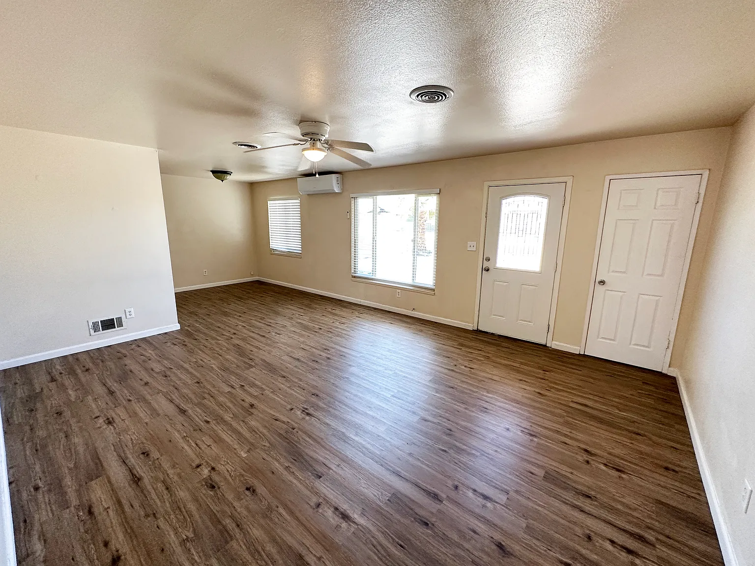 3 bed, 1639 sqft, $1,600 — Photo 2