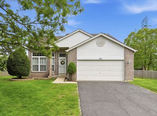 195 Briarcliff Ct, Romeoville, IL 60446