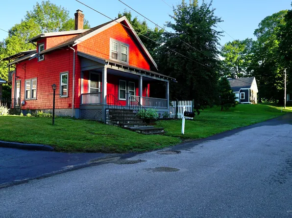 12 Elm St, Thomaston, ME 04861