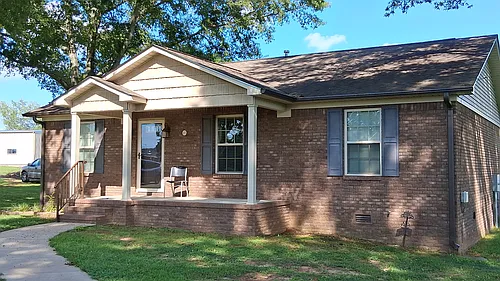 105 Oak Ln Photo 1