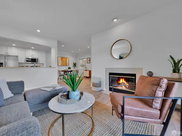 2107 Hastings Shore Ln, Redwood City, CA 94065