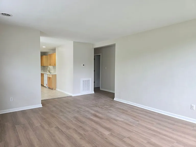 127 Kenmar Dr — Photo 7