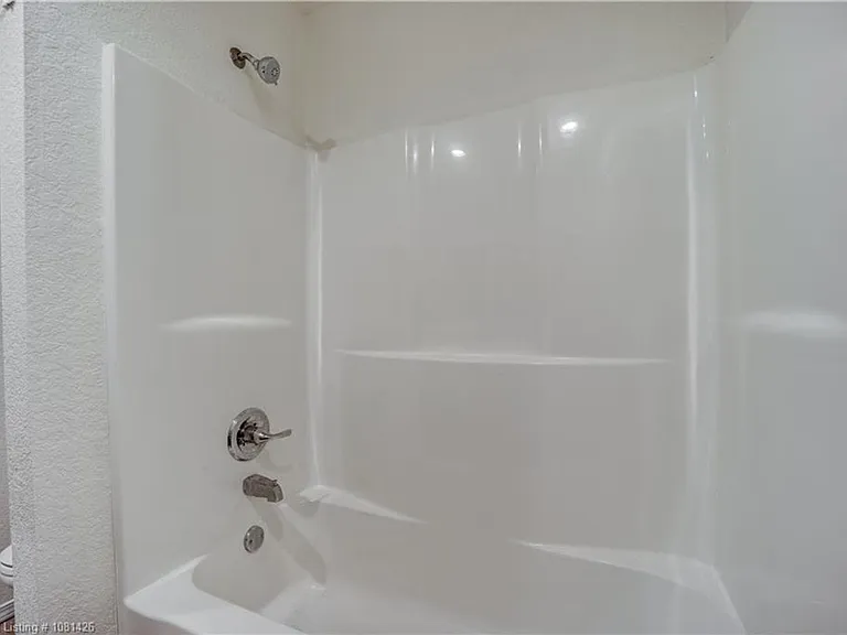 1324 Sandstone Dr — Photo 9