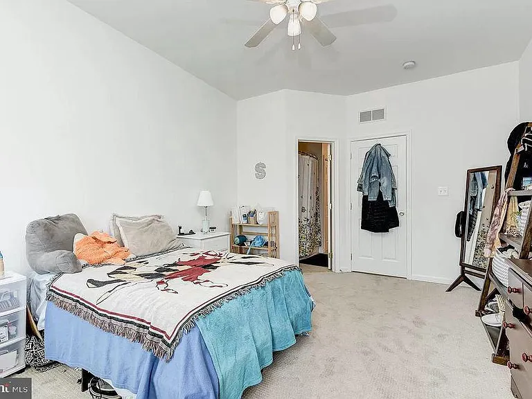 1019 S Streeper St — Photo 18