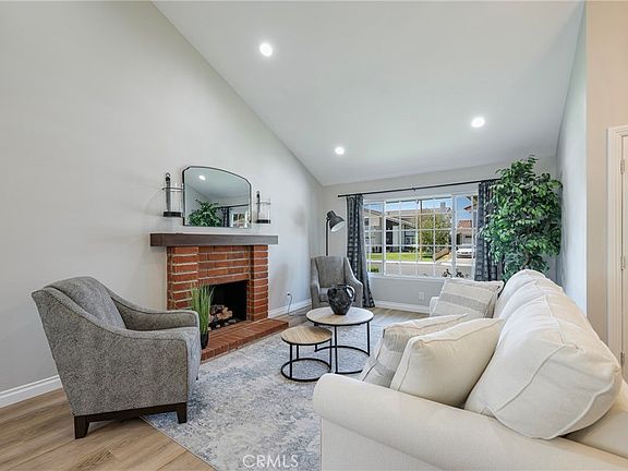 3rd image of 940 S Boone Cir