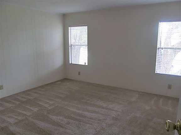 3rd image of 3541 Palm Valley Cir