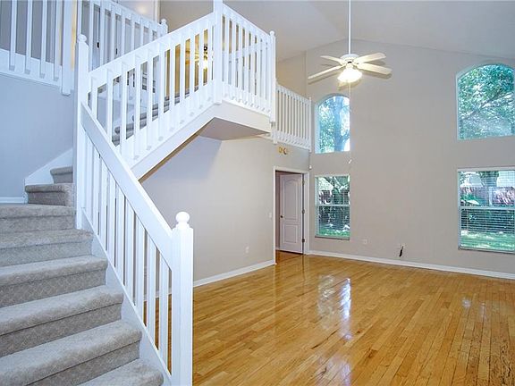 3rd image of 612 Somerstone Dr