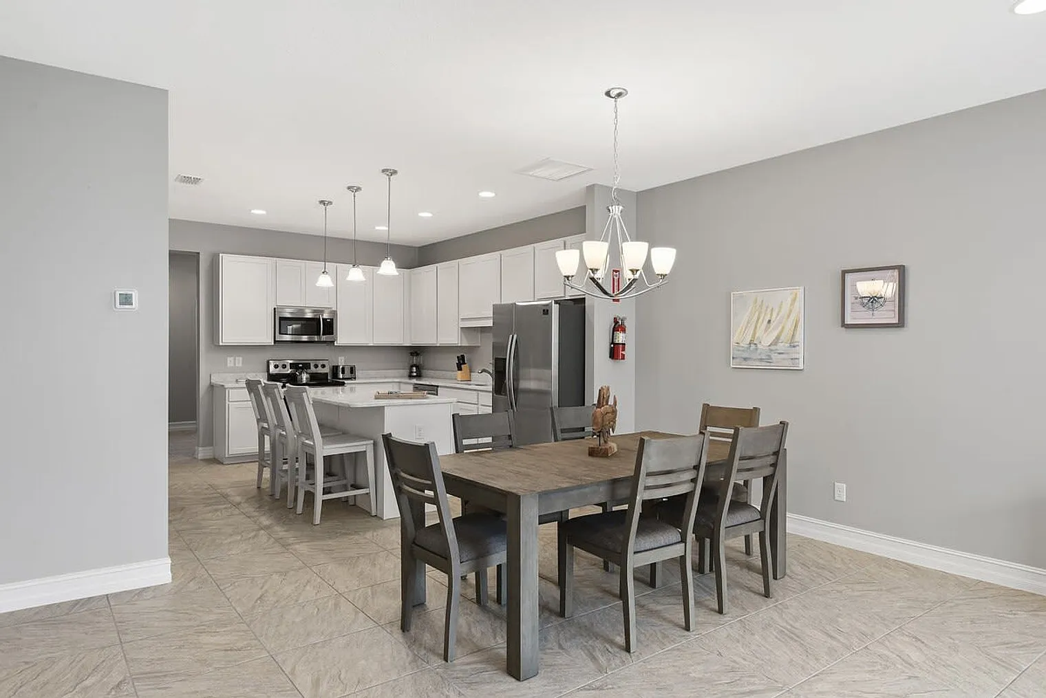 5 bed, 4.0 bath, 3552 sqft, $7,633 — Photo 4