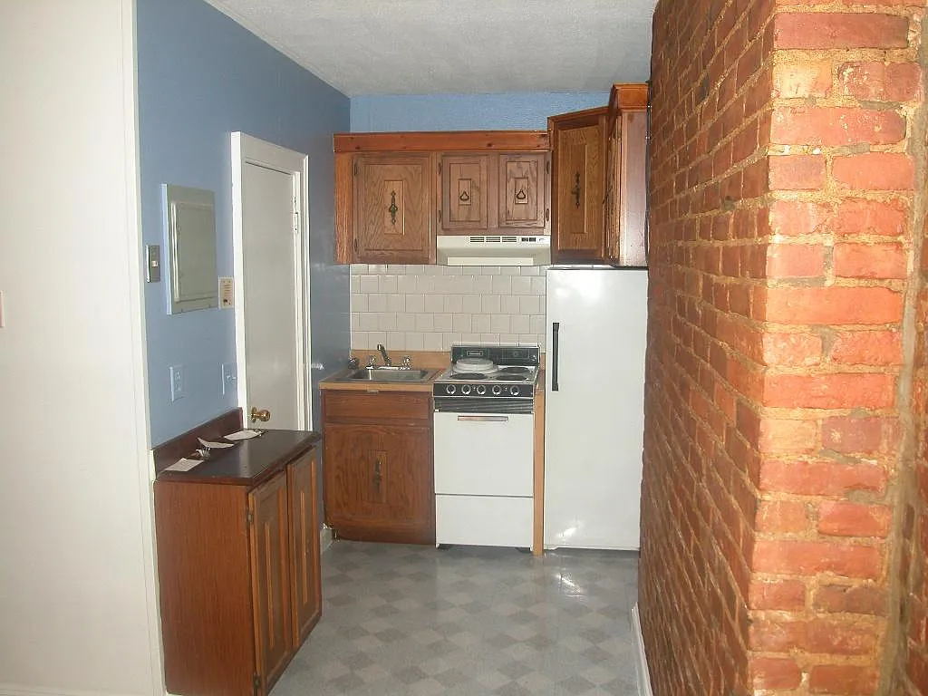 Building Photo - 187 Saint Botolph St #7