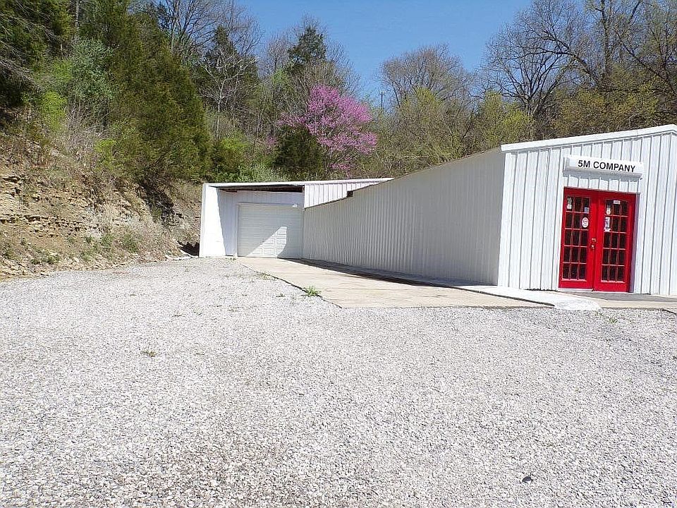 2nd image of 1866 S Bardstown Rd