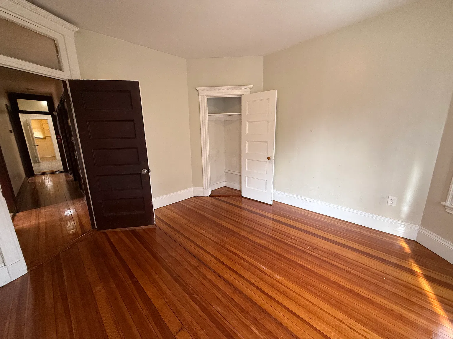 4 bed, 1325 sqft, $3,600 — Photo 3