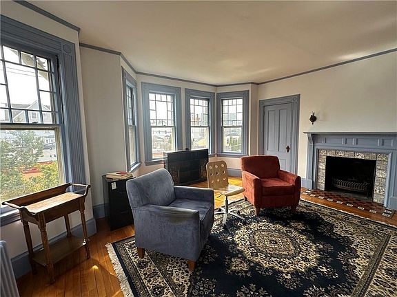 4th image of 342 Broadway St