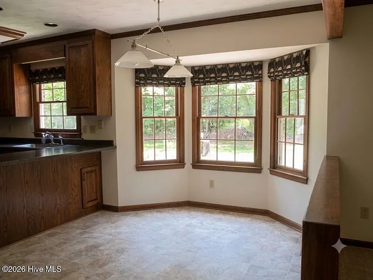 2705 One Iron St — Photo 5