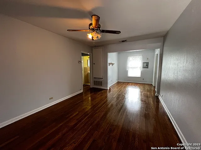 2 bed, 1.0 bath, 955 sqft, $1,350 — Photo 2