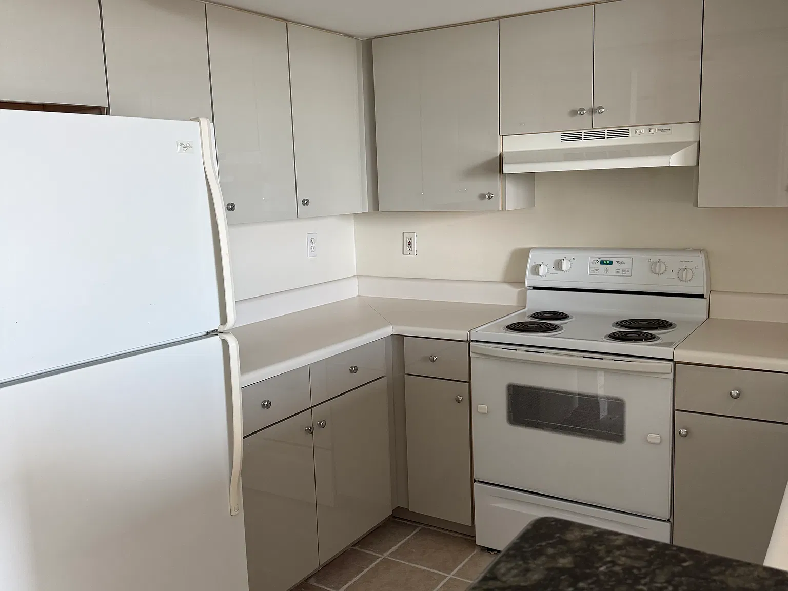 1 bed, 752 sqft, $2,400 — Photo 2