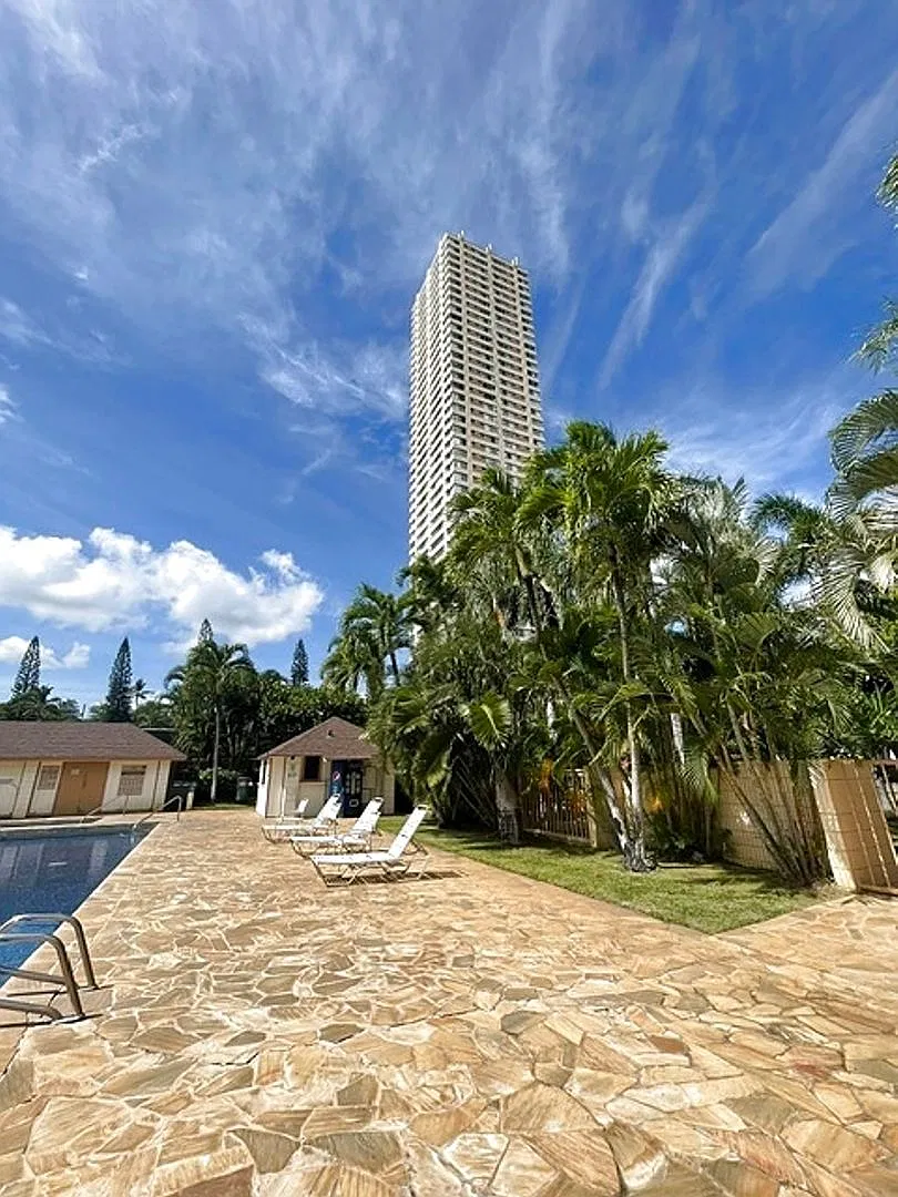 Century Park Plaza Newly Remodeled Studio $1,750/Month — Photo 1