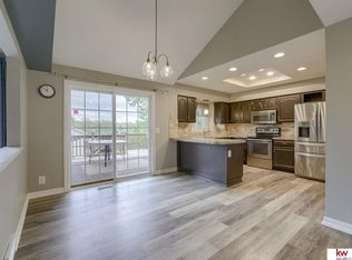 2933 N 155th Cir, Omaha, NE 68116