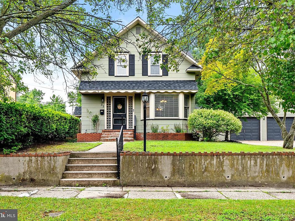 1st image of 32 Lincoln Ave