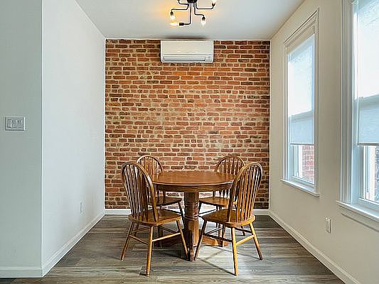 4th image of 3085 36th St Floor 1