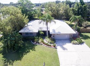 1801 Mid Ocean Cir, Sarasota, FL 34239