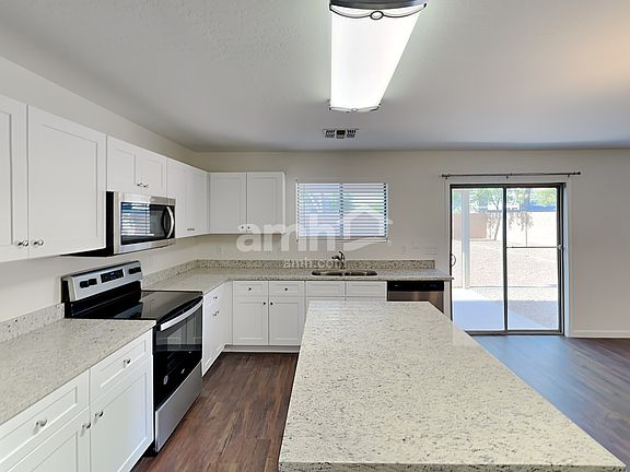 3rd image of 1713 E Bradstock Way
