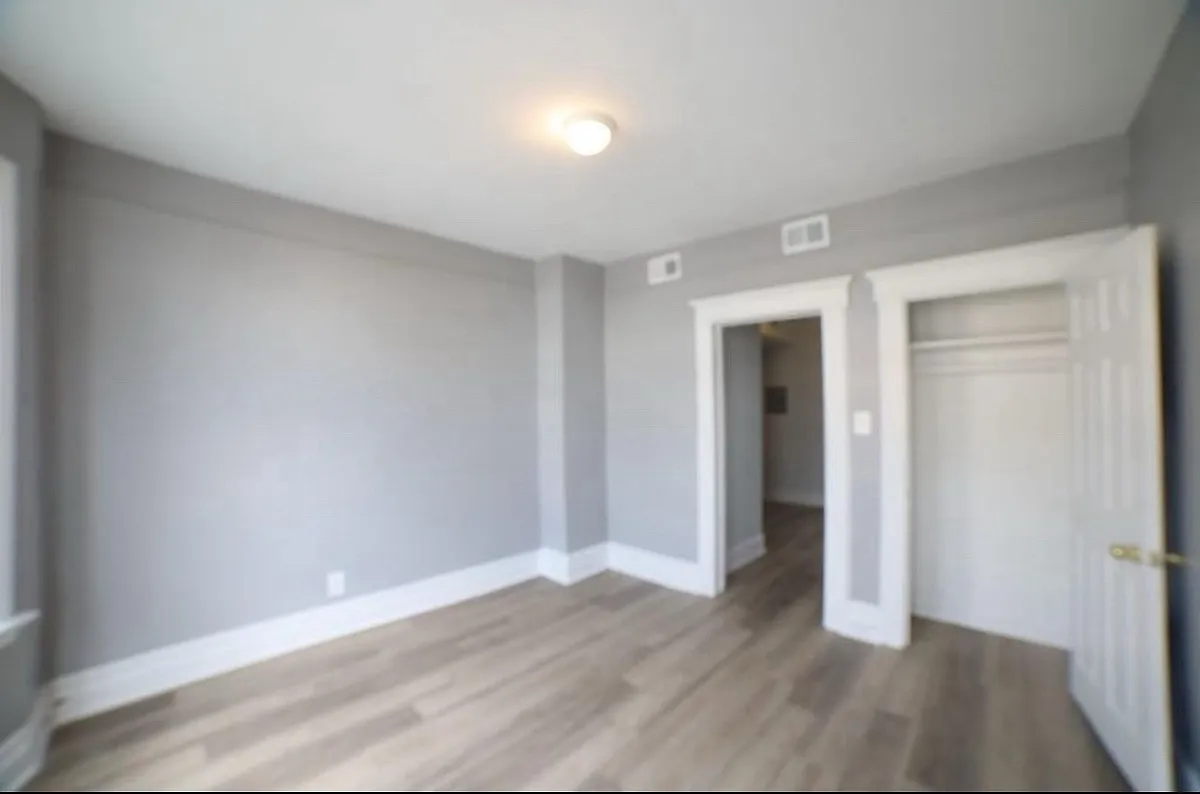 Building Photo - 674 N 6th St #1A