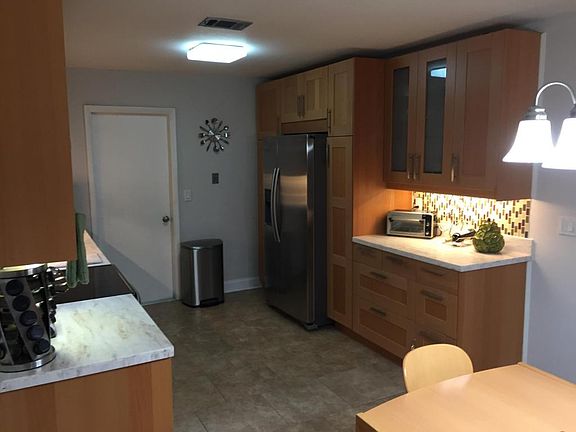 4th image of 1861 SE Oxmoor Ct