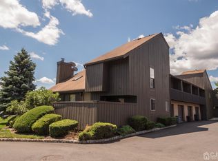 320 Westgate Dr, Edison, NJ