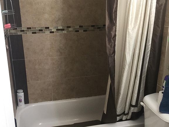 4th image of 5867 Monfort Hills Ave