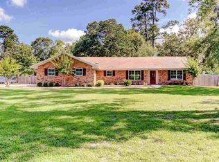 338 Pinemont Dr, Sour Lake, TX 77659