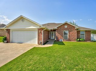 1214 Cambridge Dr, Shawnee, OK 74804