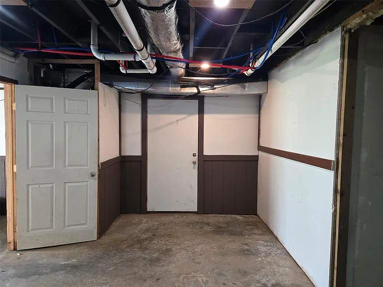 26314 FM 457 — Photo 17