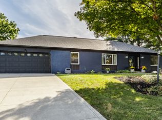 535 Nuthatch Dr, Zionsville, IN 46077