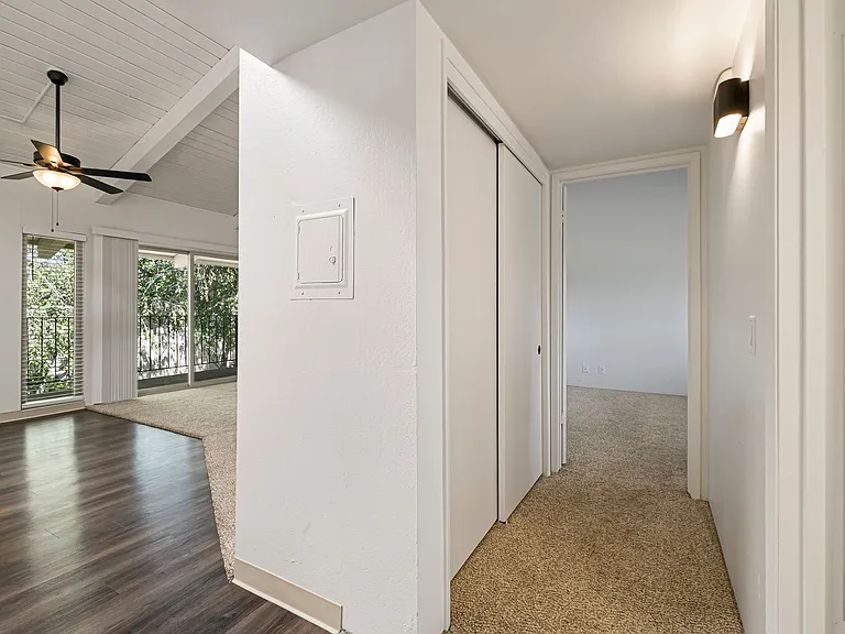 Villa Del Mar Apartments — Photo 27