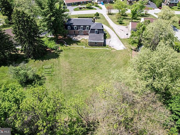5th image of 919 Winchester Dr