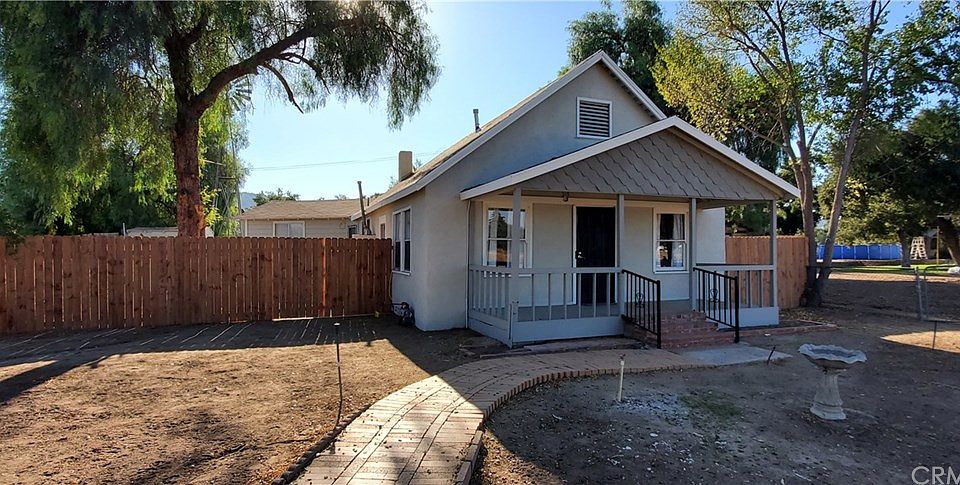 1st image of 24737 Clay Ave