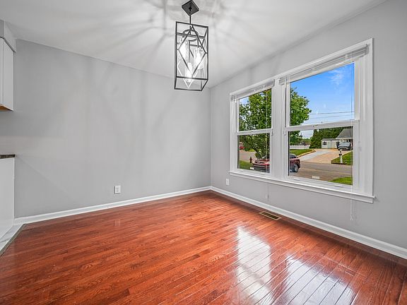 5th image of 339 Northridge Dr