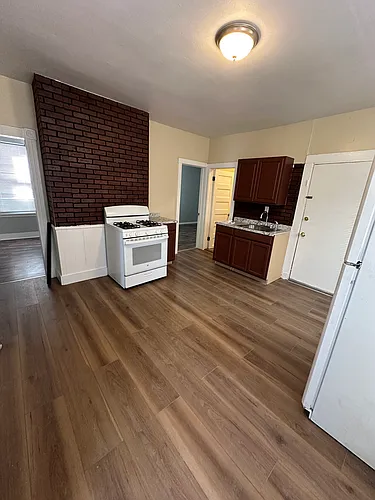 19 Elliott St Photo 1