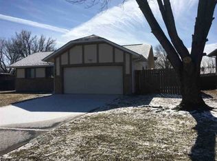 519 E Pecan Ln, Derby, KS 67037