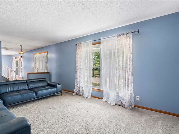 5th image of 3935 Rollingwood Dr NW
