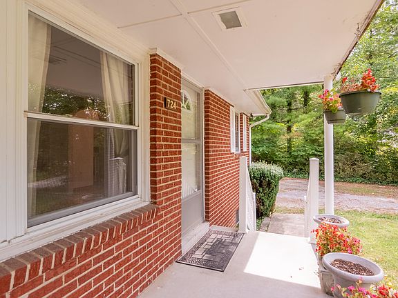 4th image of 724 Lucas Dr
