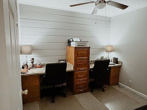 Third bedroom/study.