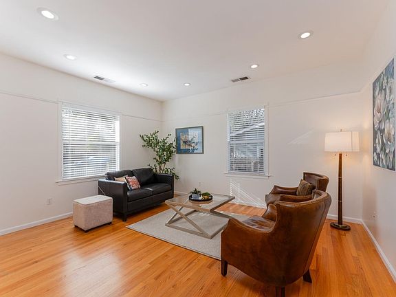 2nd image of 479 N Oak Street