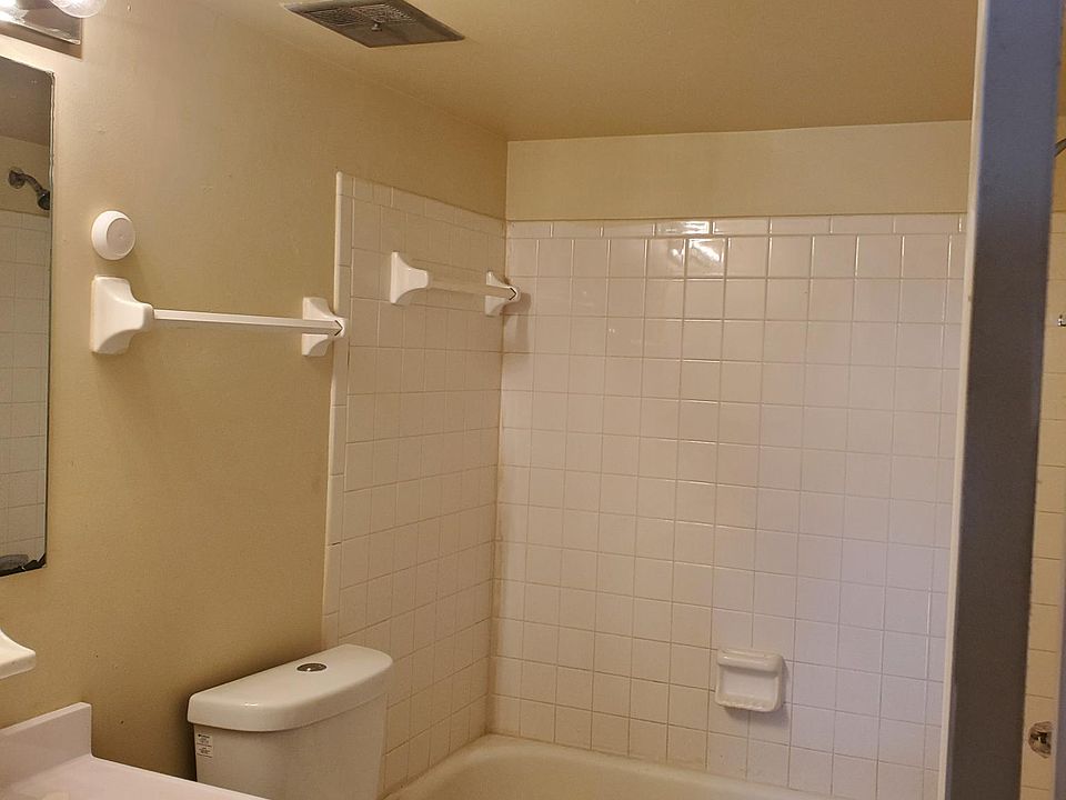 2nd image of 5654 Delmar Blvd APT 202