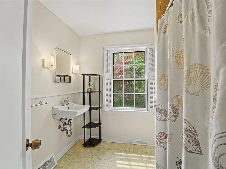 102 Corson Pl — Photo 27