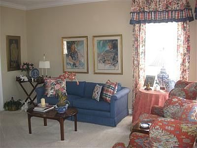 5th image of 437 Vincent Ct