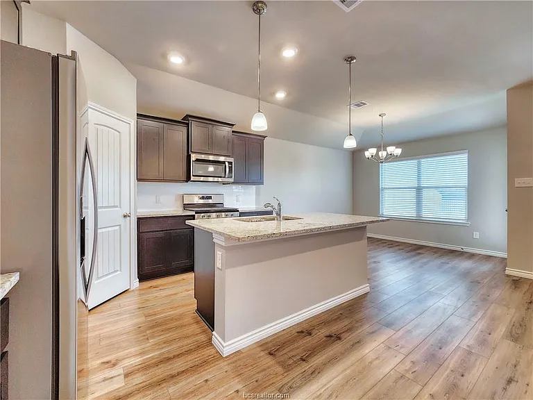 6172 Darlington Ave — Photo 5
