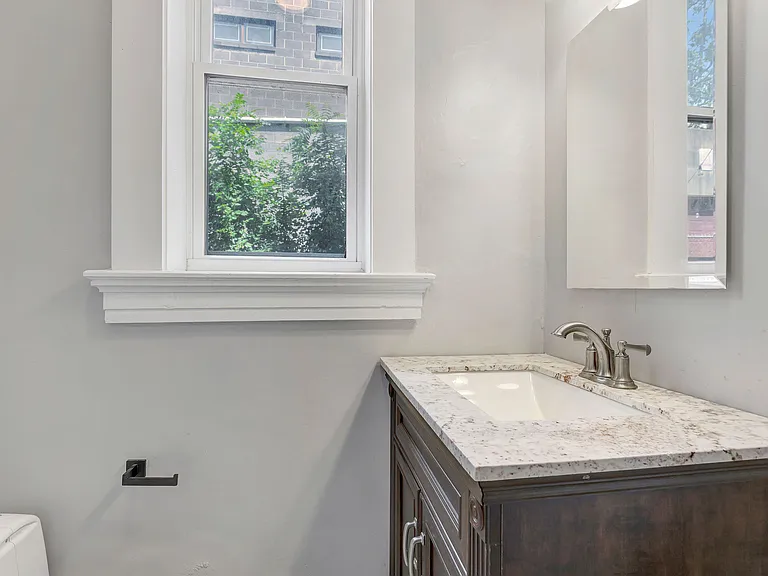 2724 Glendora Ave — Photo 12